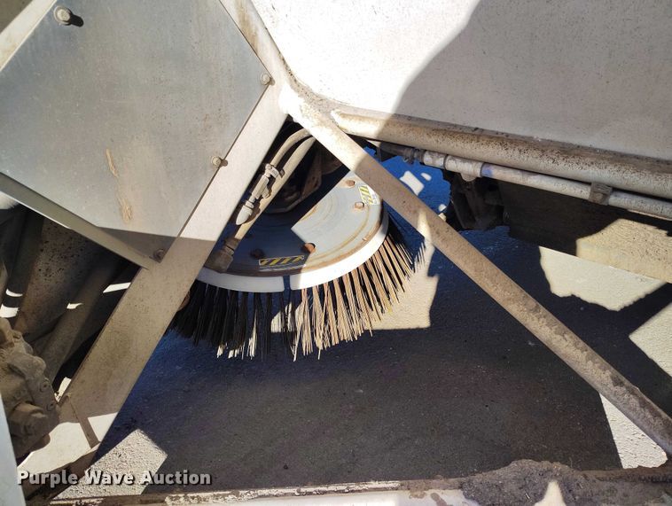 image for item DT0856 2006 Elgin Pelican Series P street sweeper