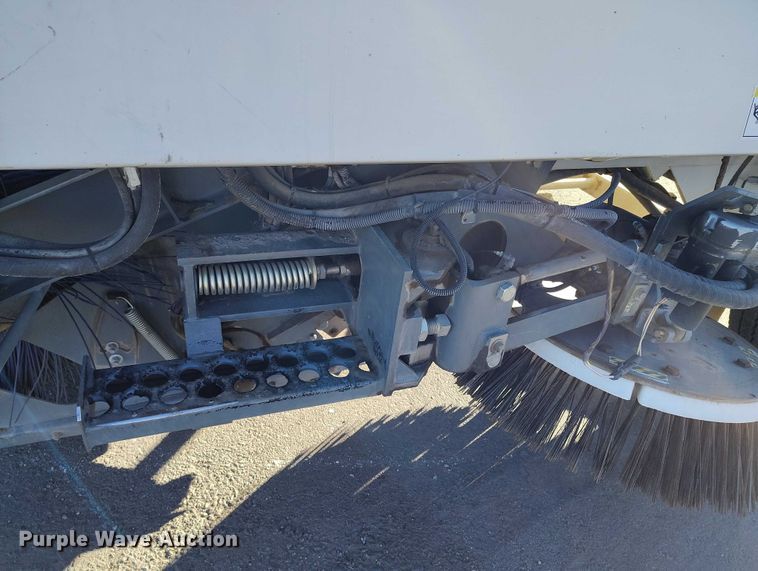 image for item DT0856 2006 Elgin Pelican Series P street sweeper