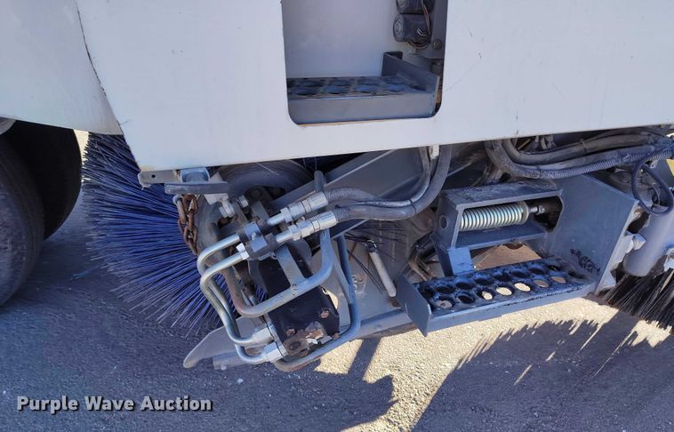 image for item DT0856 2006 Elgin Pelican Series P street sweeper