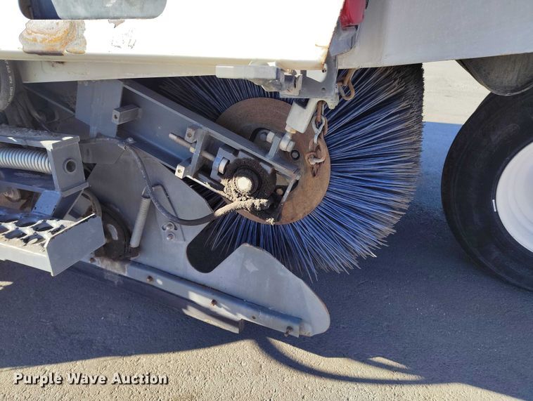 image for item DT0856 2006 Elgin Pelican Series P street sweeper