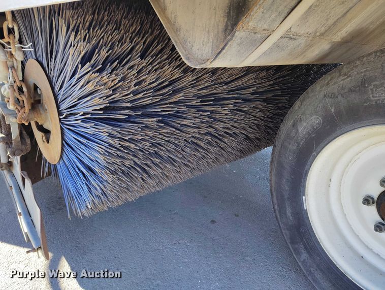 image for item DT0856 2006 Elgin Pelican Series P street sweeper