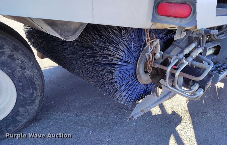 image for item DT0856 2006 Elgin Pelican Series P street sweeper