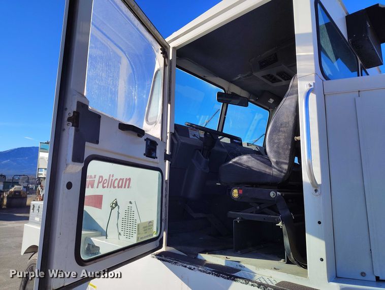 image for item DT0856 2006 Elgin Pelican Series P street sweeper