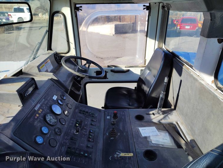 image for item DT0856 2006 Elgin Pelican Series P street sweeper