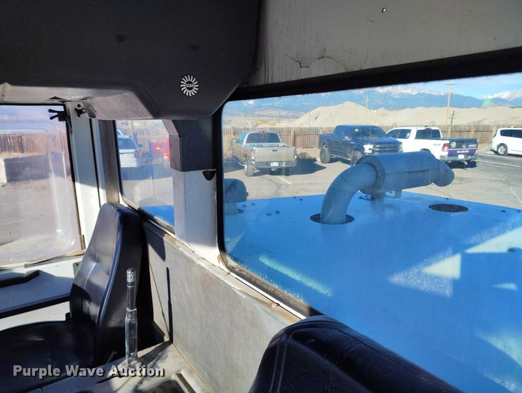 image for item DT0856 2006 Elgin Pelican Series P street sweeper