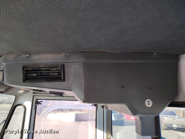 image for item DT0856 2006 Elgin Pelican Series P street sweeper