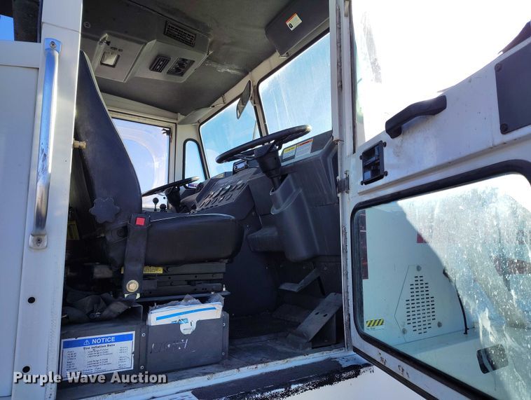 image for item DT0856 2006 Elgin Pelican Series P street sweeper