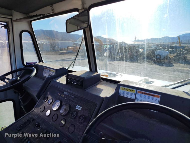 image for item DT0856 2006 Elgin Pelican Series P street sweeper