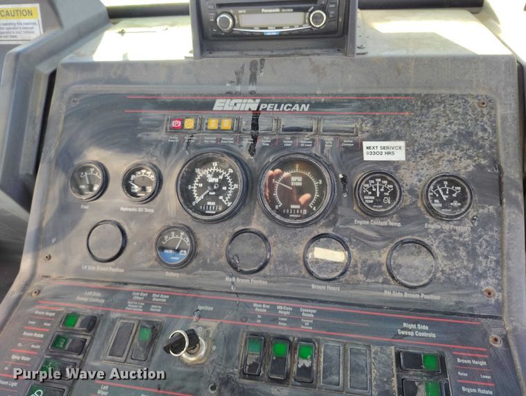 image for item DT0856 2006 Elgin Pelican Series P street sweeper