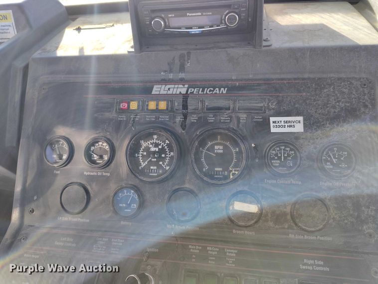 image for item DT0856 2006 Elgin Pelican Series P street sweeper