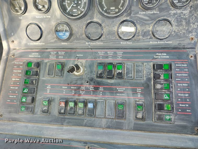 image for item DT0856 2006 Elgin Pelican Series P street sweeper