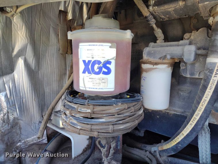 image for item DT0856 2006 Elgin Pelican Series P street sweeper