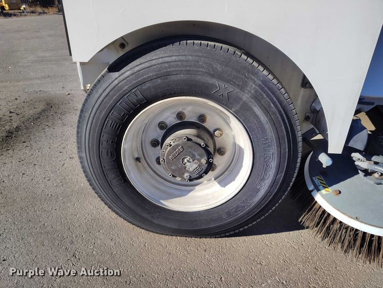 image for item DT0856 2006 Elgin Pelican Series P street sweeper