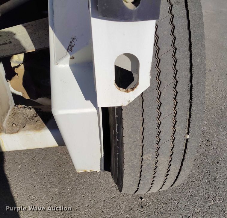 image for item DT0856 2006 Elgin Pelican Series P street sweeper