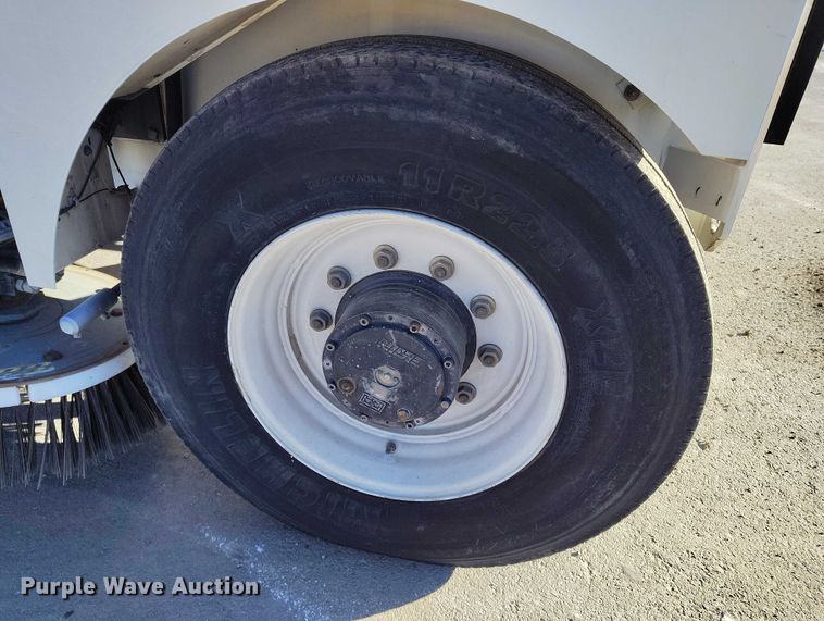 image for item DT0856 2006 Elgin Pelican Series P street sweeper