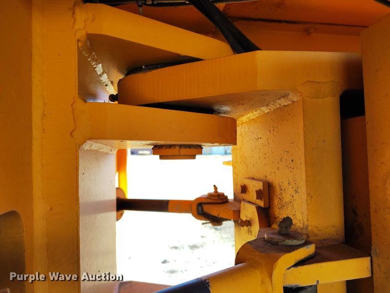 image for item DT0858 Rosco Tru-Pac 915 pneumatic roller