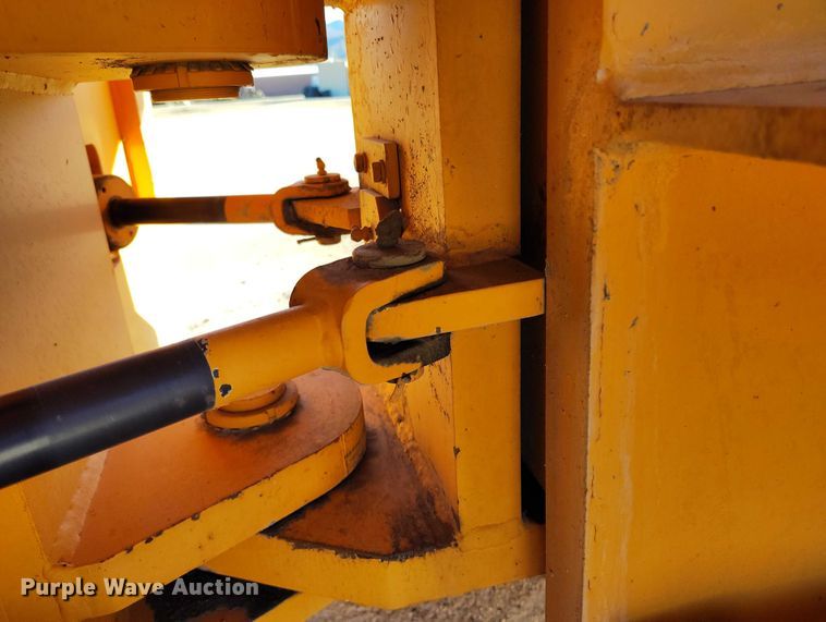 image for item DT0858 Rosco Tru-Pac 915 pneumatic roller