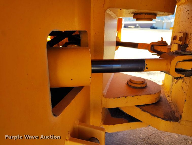 image for item DT0858 Rosco Tru-Pac 915 pneumatic roller