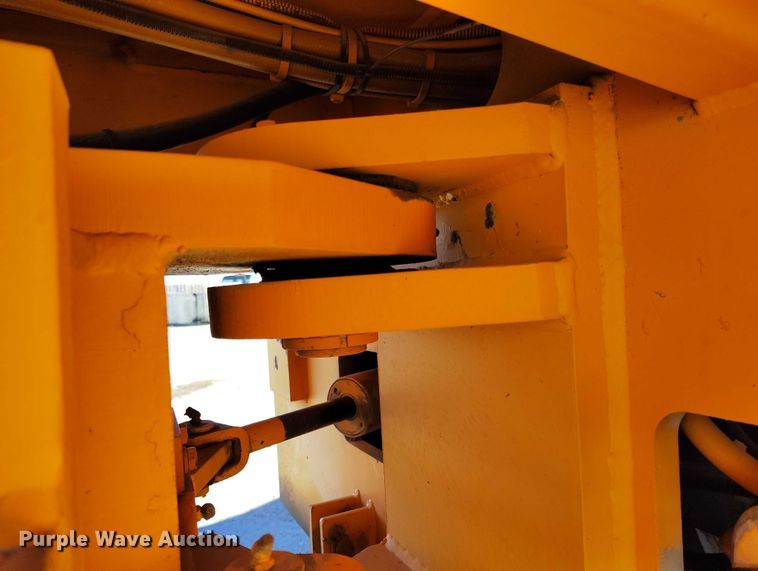 image for item DT0858 Rosco Tru-Pac 915 pneumatic roller