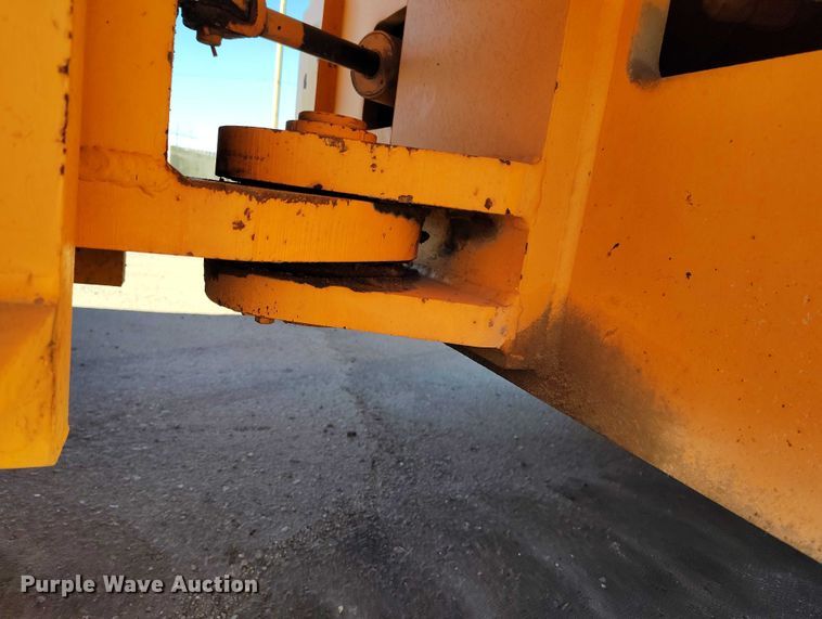 image for item DT0858 Rosco Tru-Pac 915 pneumatic roller