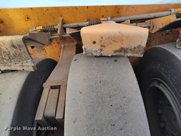 image for item DT0858 Rosco Tru-Pac 915 pneumatic roller