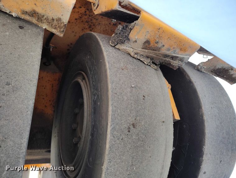 image for item DT0858 Rosco Tru-Pac 915 pneumatic roller