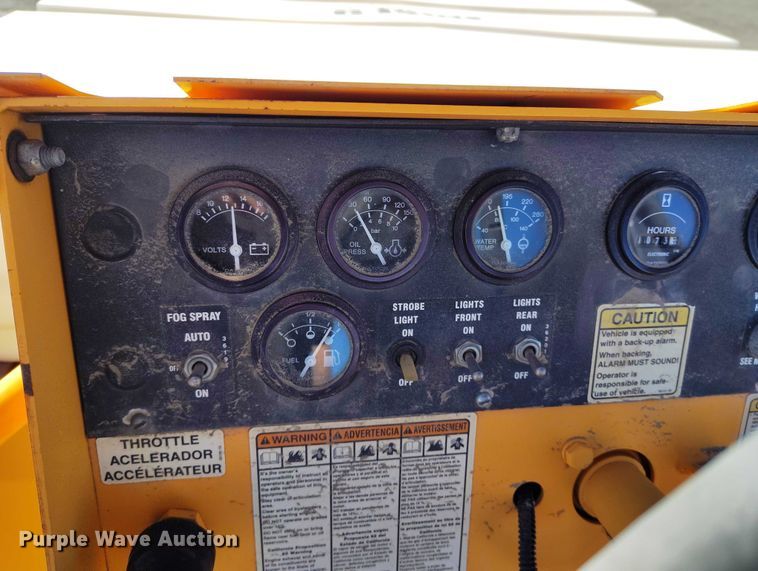 image for item DT0858 Rosco Tru-Pac 915 pneumatic roller