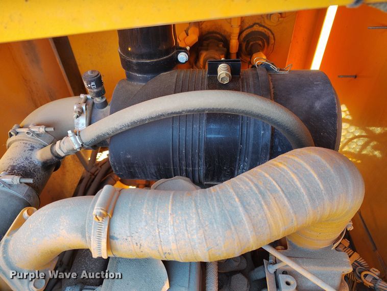 image for item DT0858 Rosco Tru-Pac 915 pneumatic roller