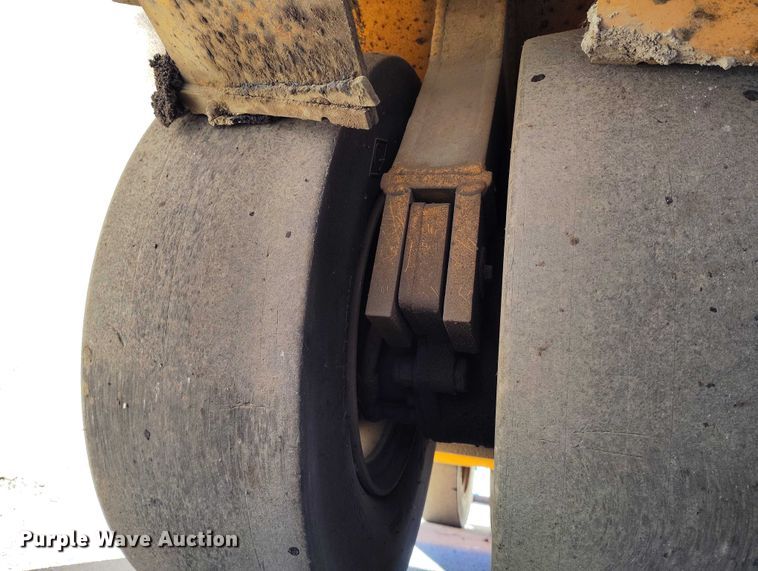 image for item DT0858 Rosco Tru-Pac 915 pneumatic roller