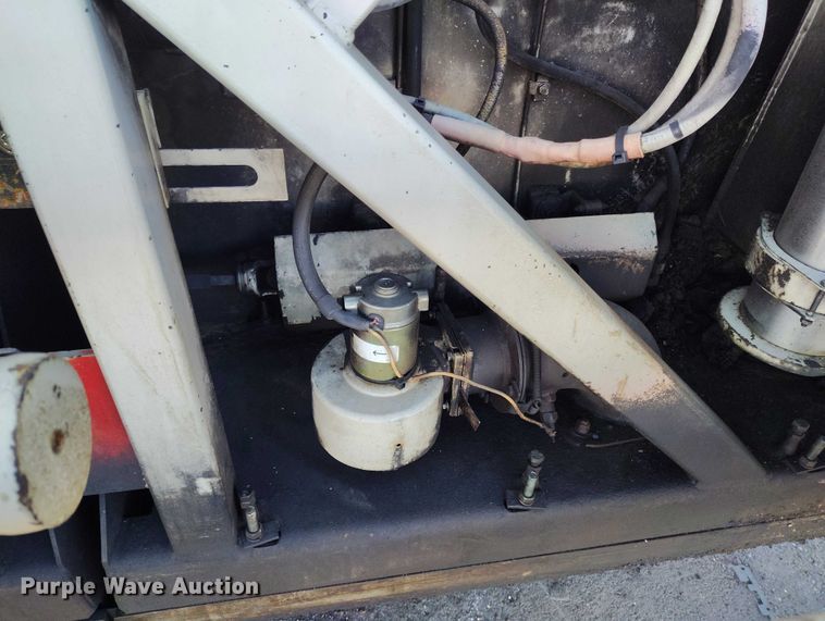 image for item DT0859 Cedar Rapids 461R paver