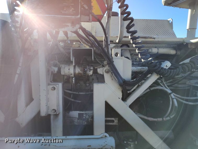 image for item DT0859 Cedar Rapids 461R paver