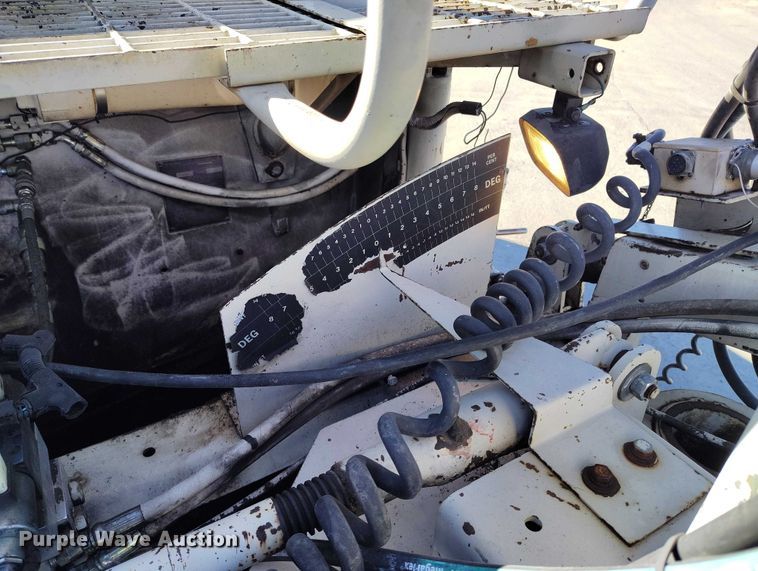 image for item DT0859 Cedar Rapids 461R paver