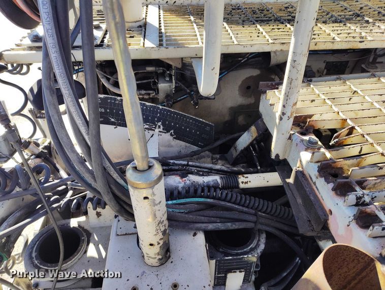 image for item DT0859 Cedar Rapids 461R paver