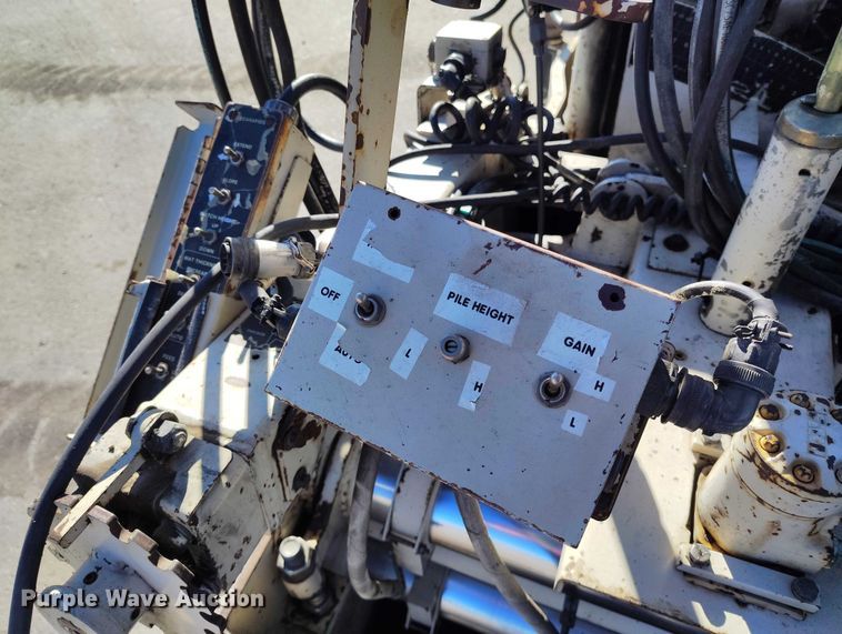 image for item DT0859 Cedar Rapids 461R paver