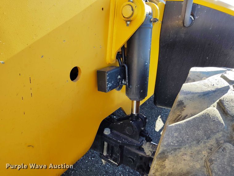 image for item DT0861 2017 JCB 510.56 telehandler