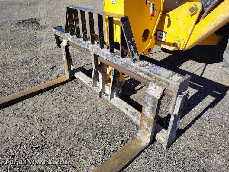 image for item DT0861 2017 JCB 510.56 telehandler