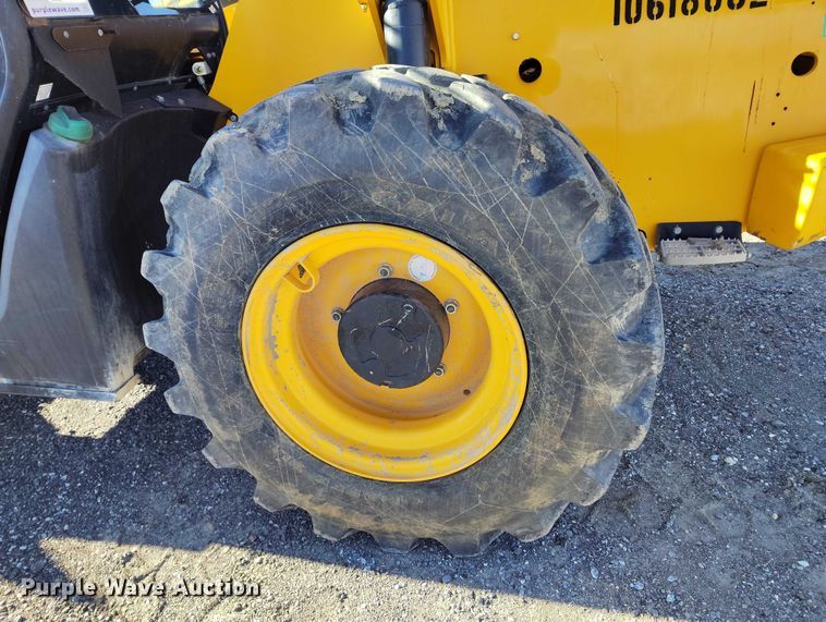 image for item DT0861 2017 JCB 510.56 telehandler
