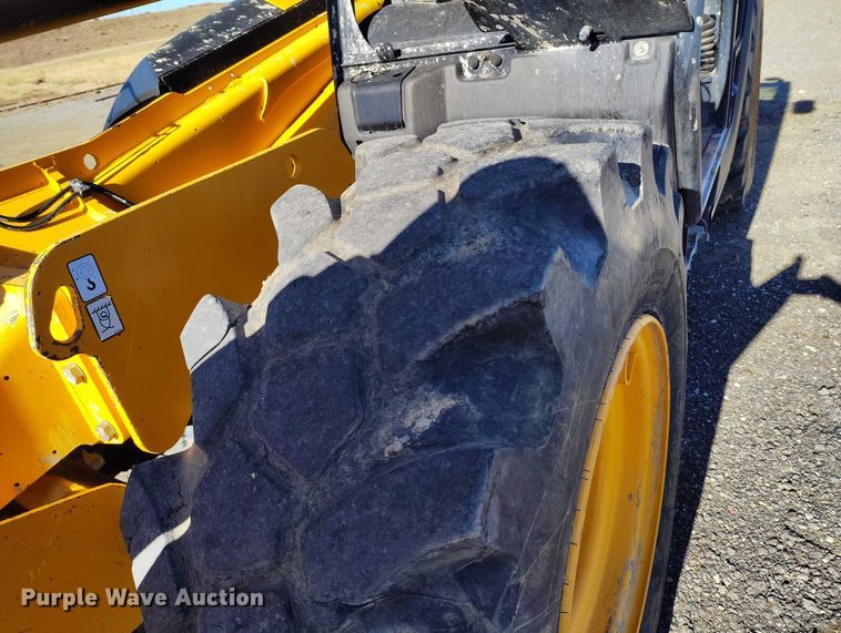 image for item DT0861 2017 JCB 510.56 telehandler