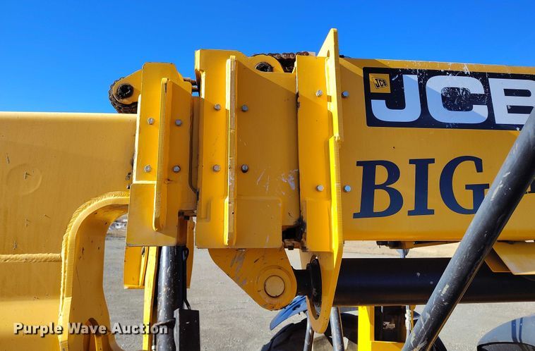 image for item DT0862 2017 JCB 514.56 telehandler
