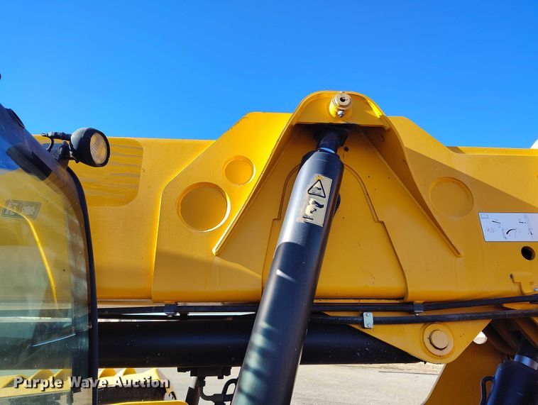 image for item DT0862 2017 JCB 514.56 telehandler