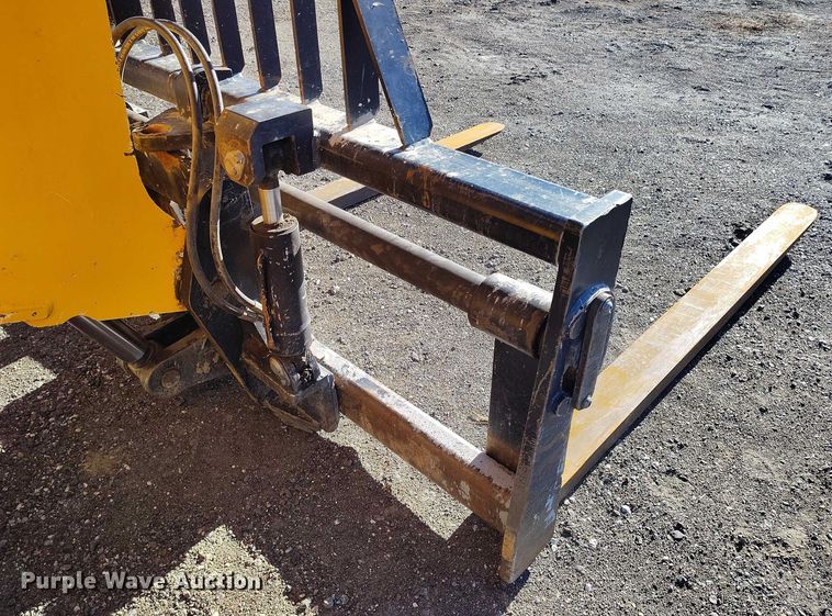 image for item DT0862 2017 JCB 514.56 telehandler