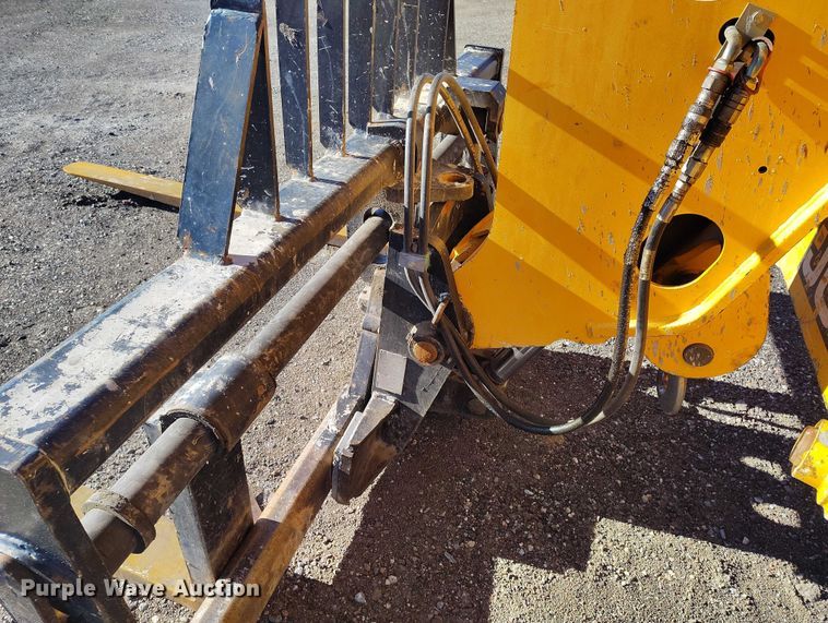 image for item DT0862 2017 JCB 514.56 telehandler