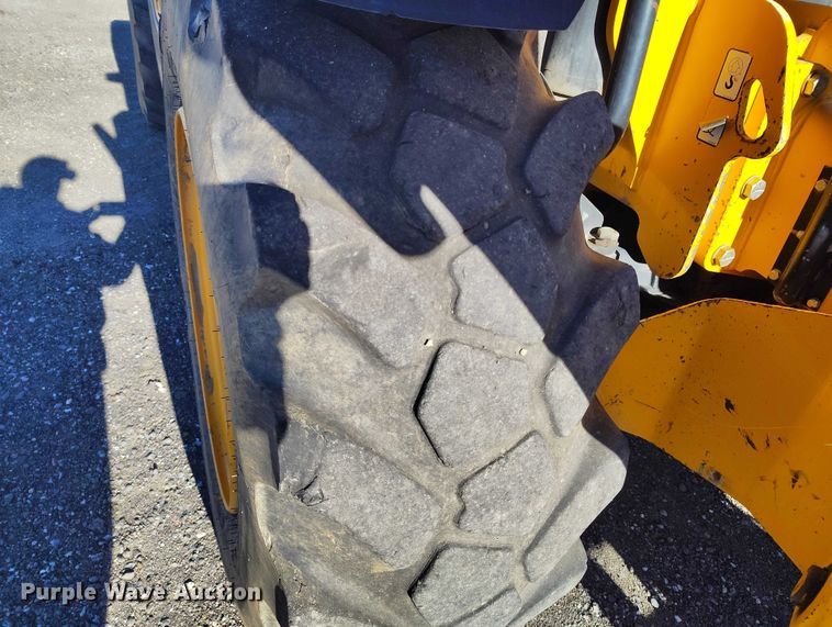 image for item DT0862 2017 JCB 514.56 telehandler