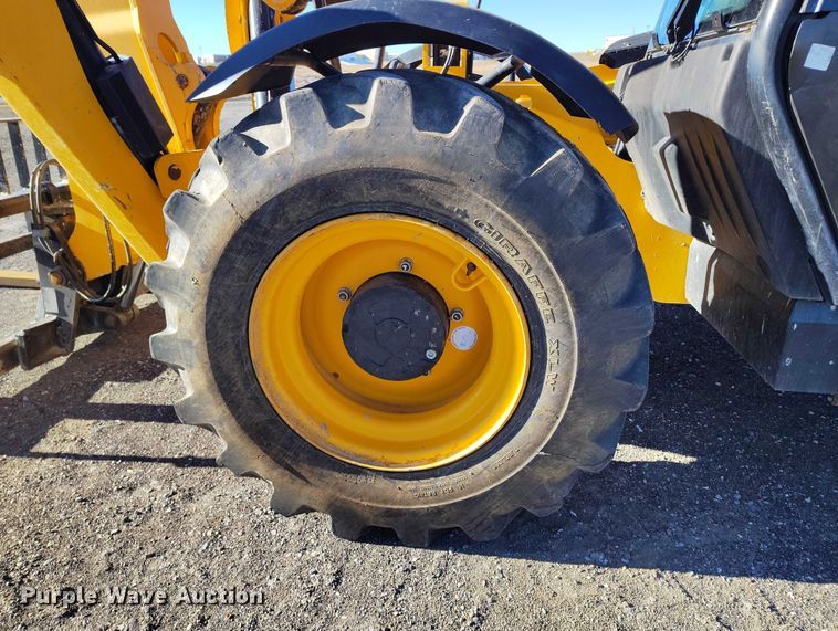 image for item DT0862 2017 JCB 514.56 telehandler