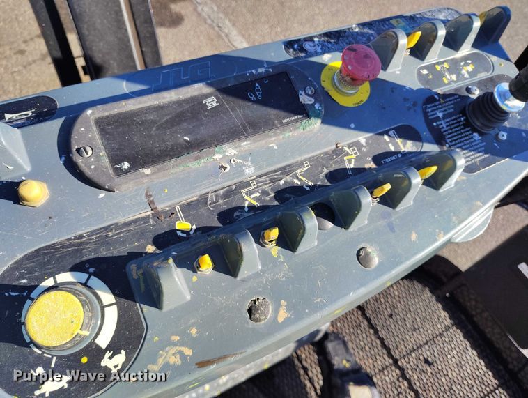 image for item DT0864 2015 JLG 450AJ boom lift