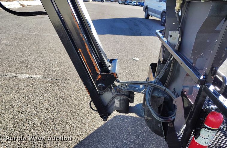 image for item DT0864 2015 JLG 450AJ boom lift