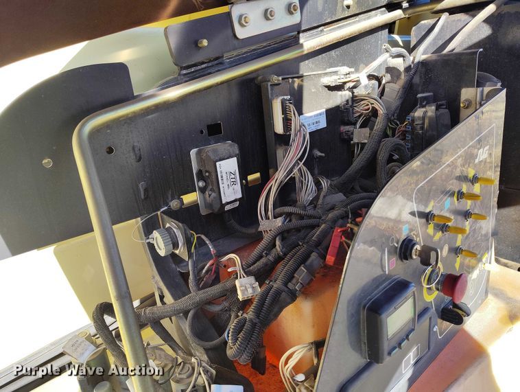 image for item DT0864 2015 JLG 450AJ boom lift