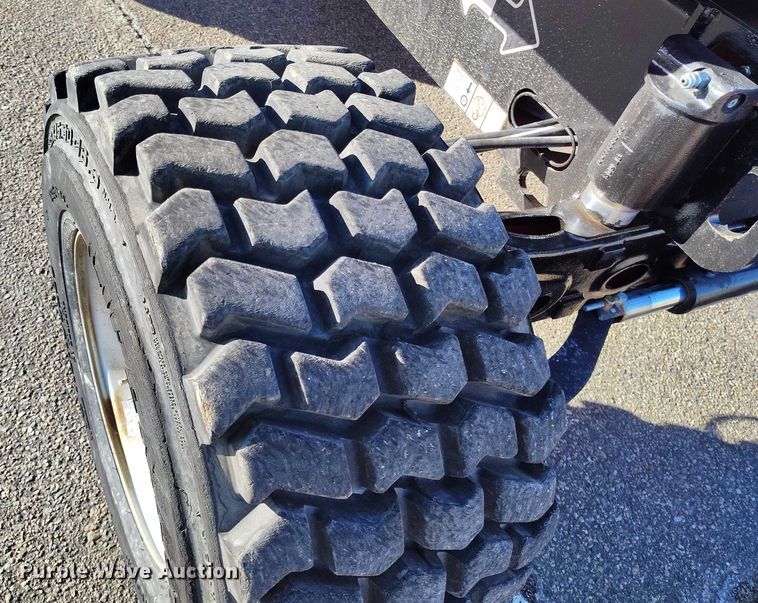 image for item DT0864 2015 JLG 450AJ boom lift