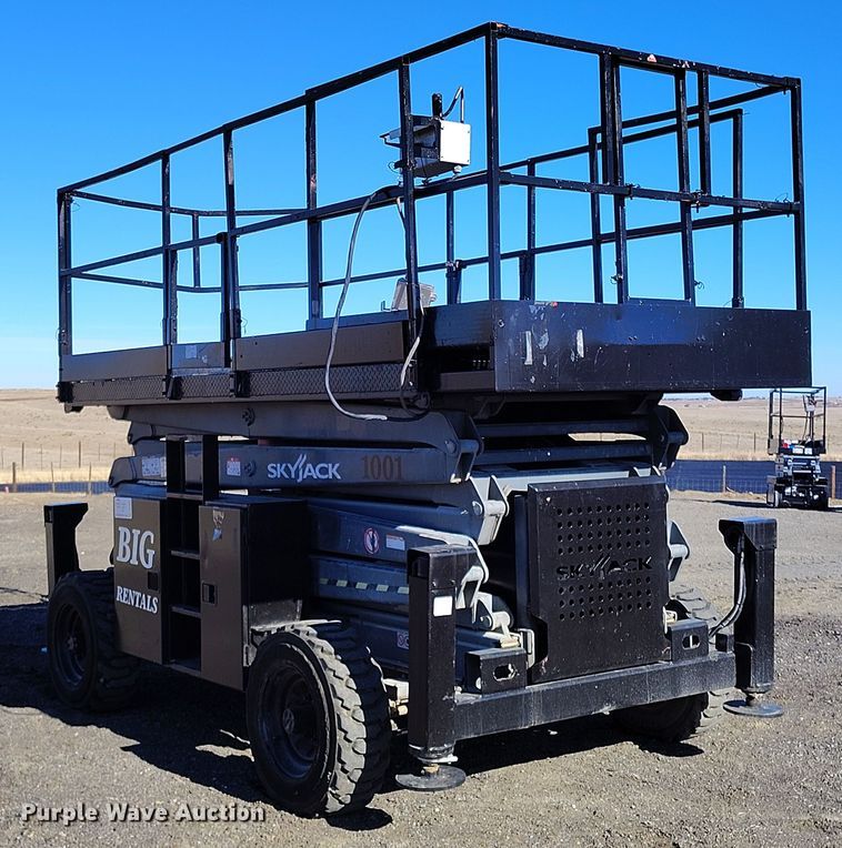 image for item DT0867 1997 SkyJack SJ8841 scissor lift