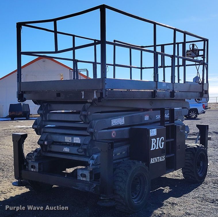 image for item DT0867 1997 SkyJack SJ8841 scissor lift